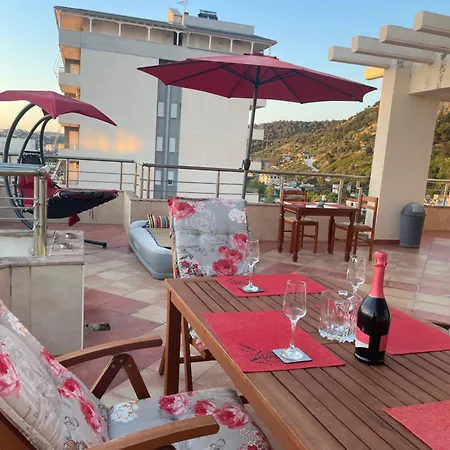 Seaview Penthouse 公寓 *
